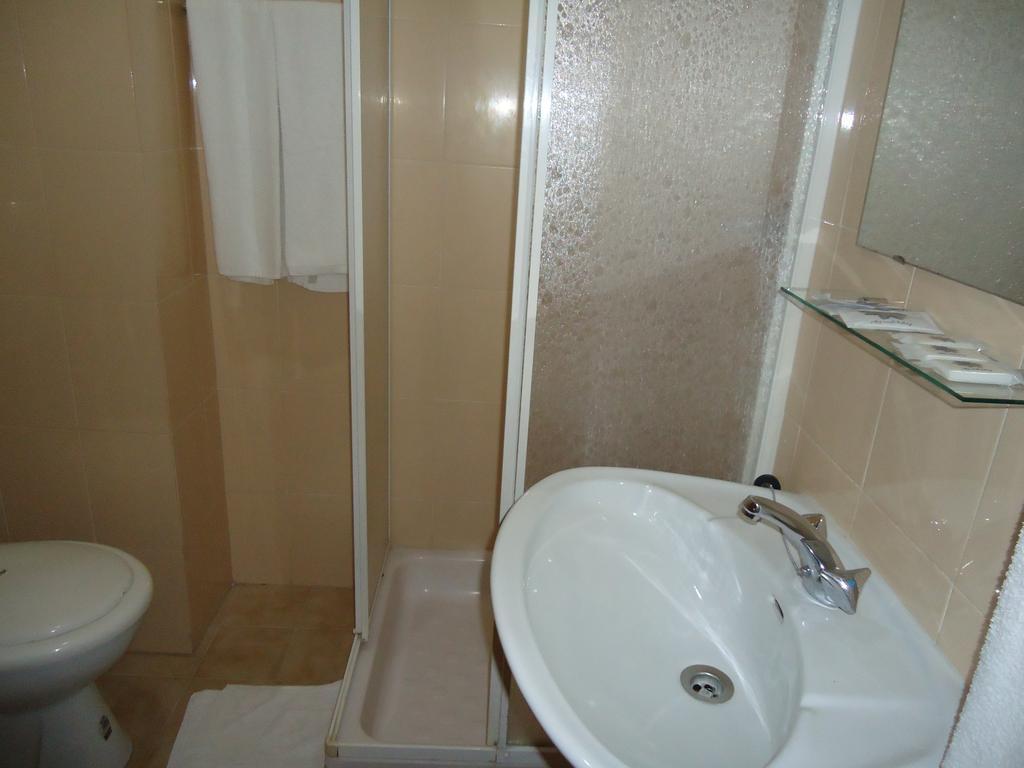 Hotel Residencial Coroa D'Ouro Fátima Zimmer foto